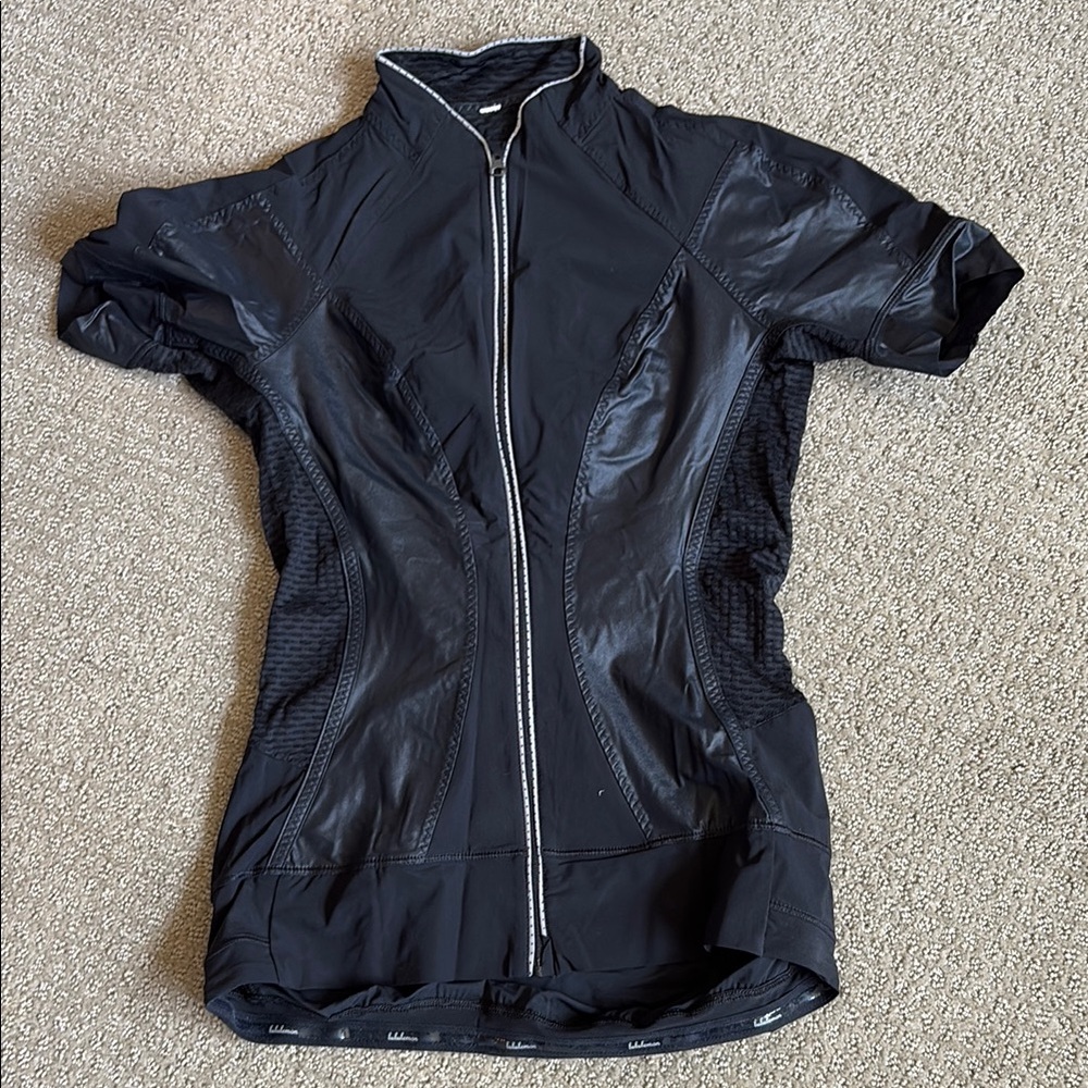 Lululemon women’s cycling jersey
